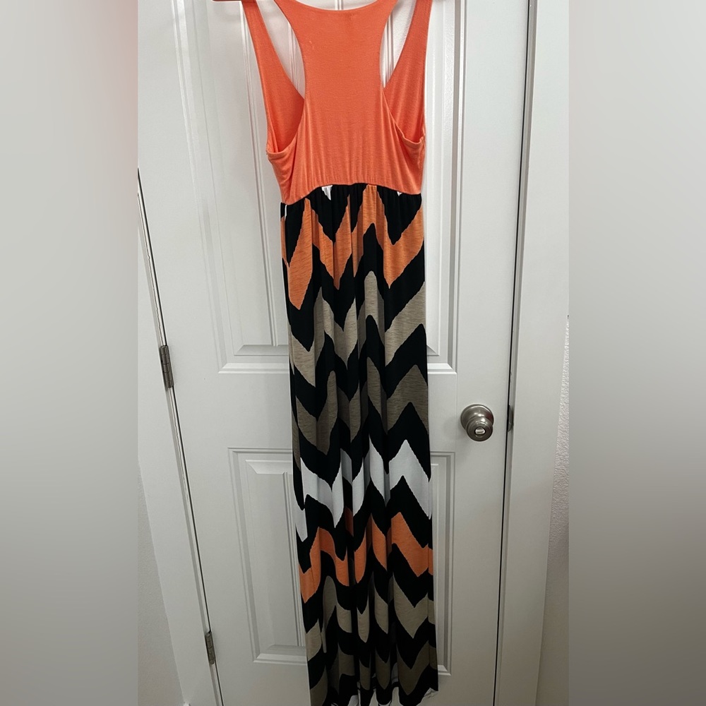 PEACH AND BLACK CHEVRON MAXI DRESS Size Small - Picture 2 of 5